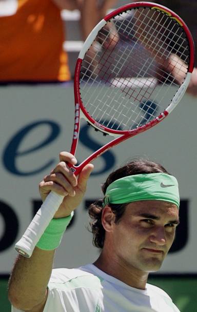 Il saluto ai tifosi di Melbourne. Federer vince l’incontro per 6-1, 6-4, 6-0 (Afp)